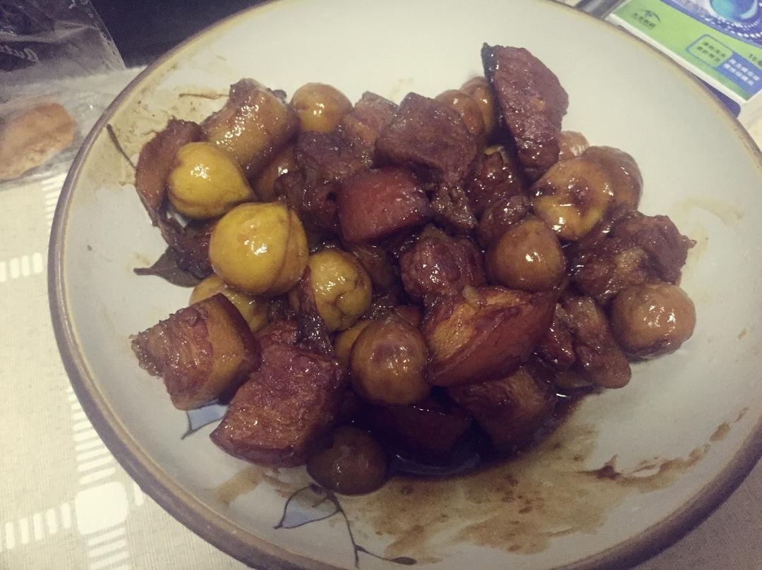板栗红烧肉