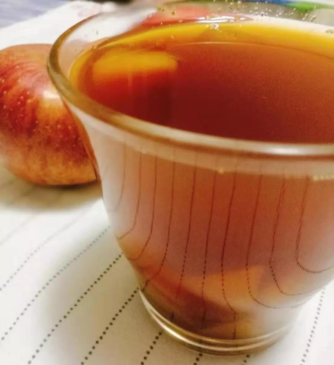 令人惊艳的焦糖苹果肉桂茶，喝一杯让你从头暖到脚~的做法
