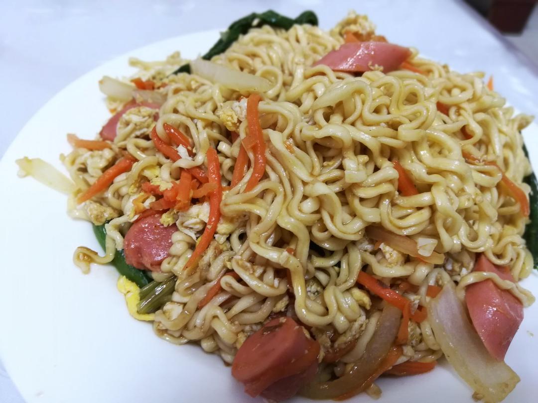 路边摊风味炒方便面