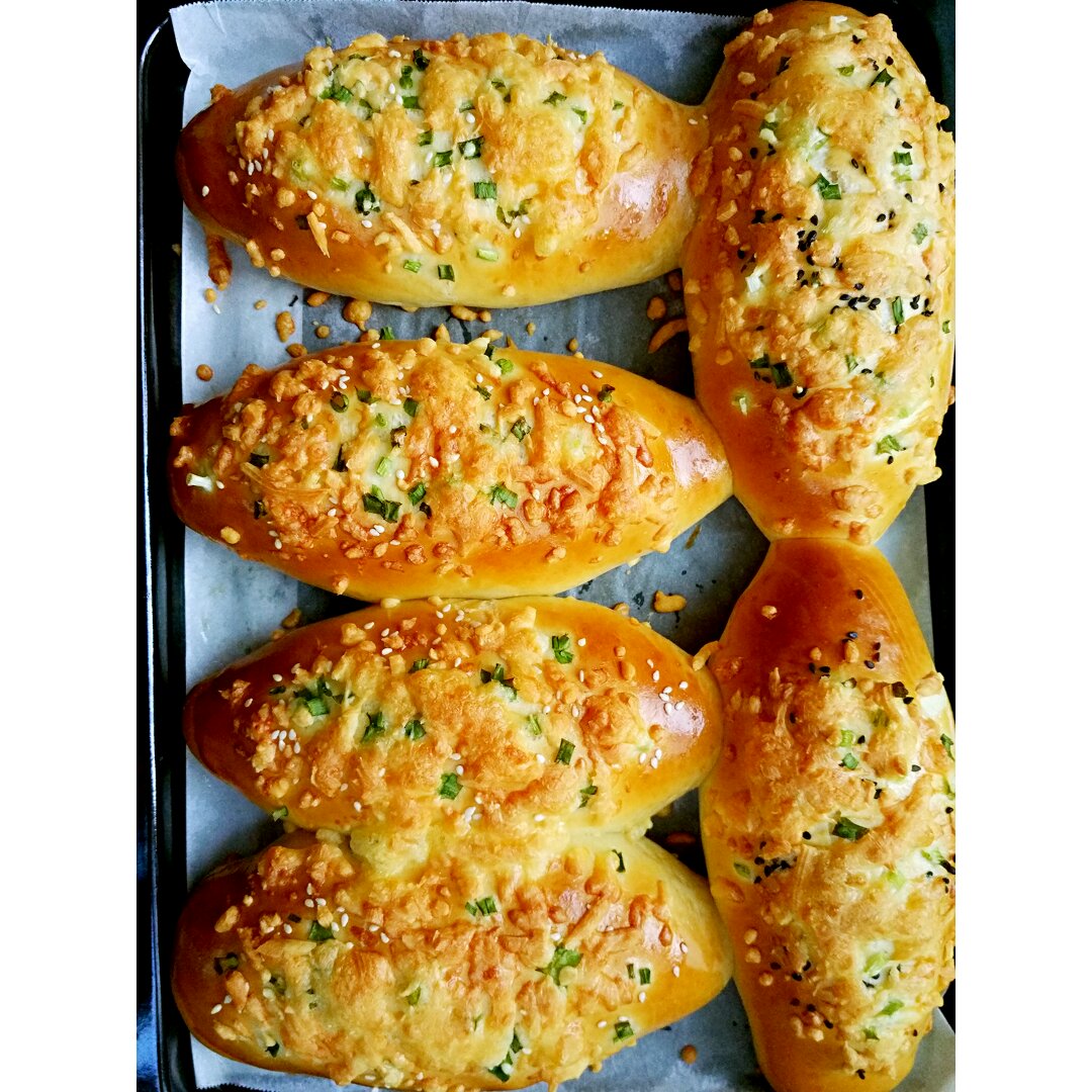 肉松火腿奶酪香葱面包