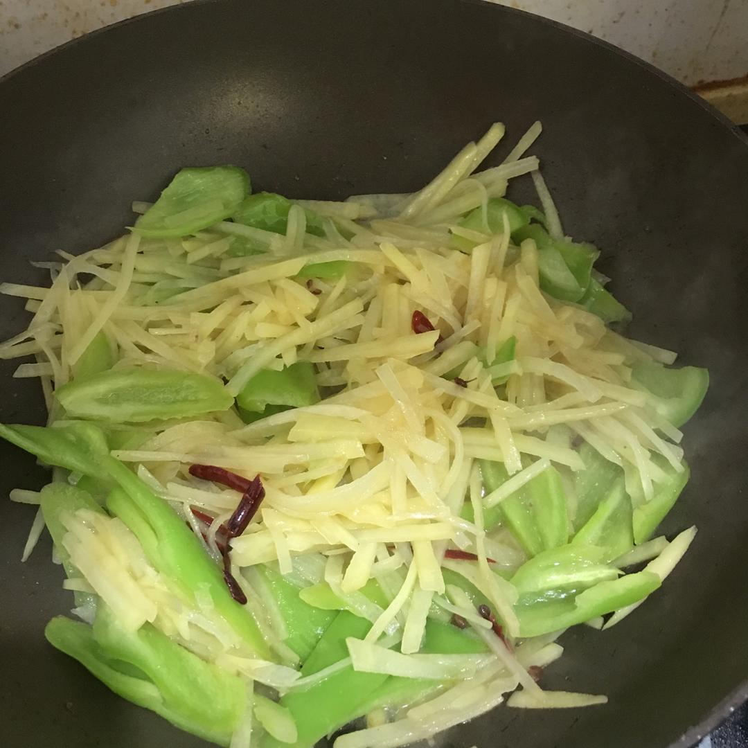 素炒尖椒土豆丝