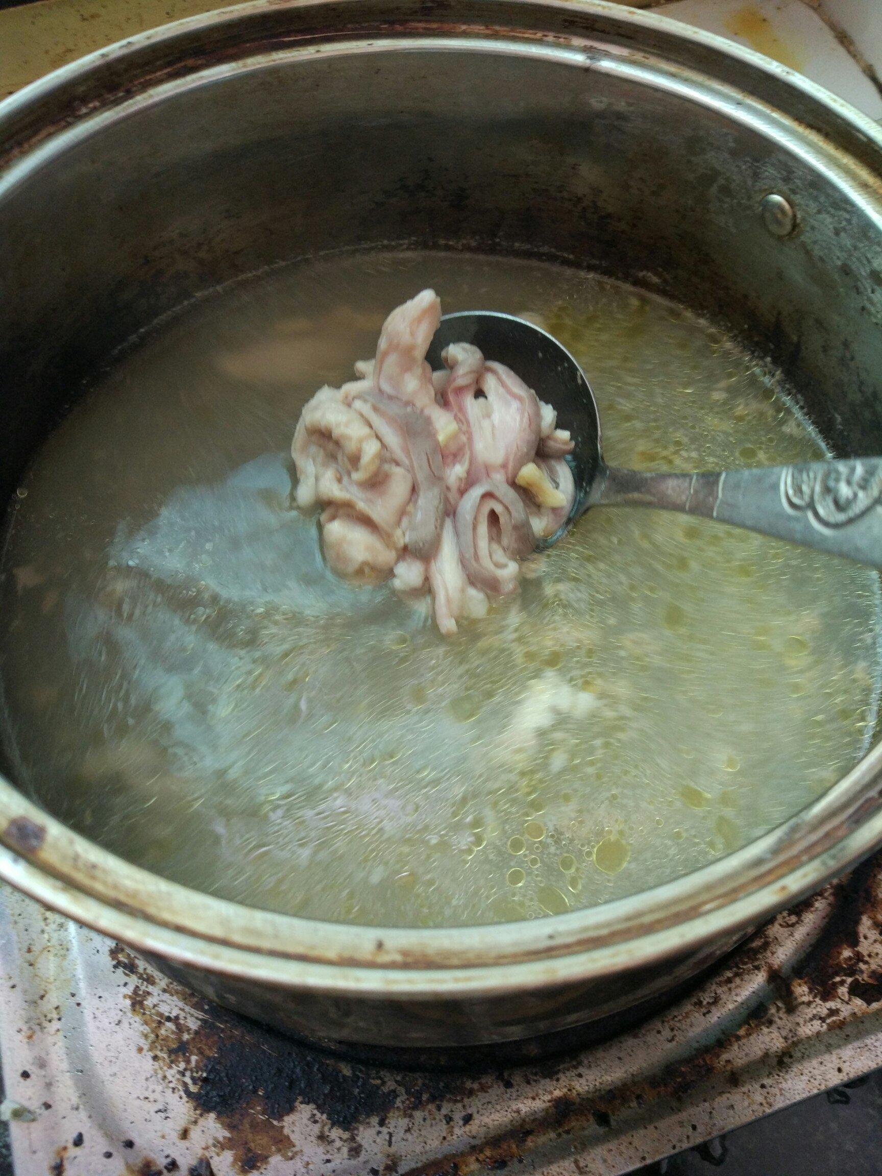 茶树菇猪肚鸡汤的做法 步骤1