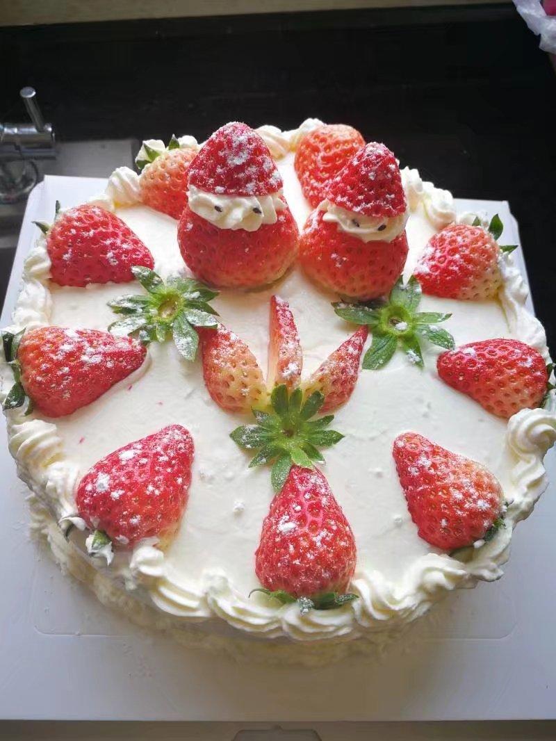 草莓裸蛋糕