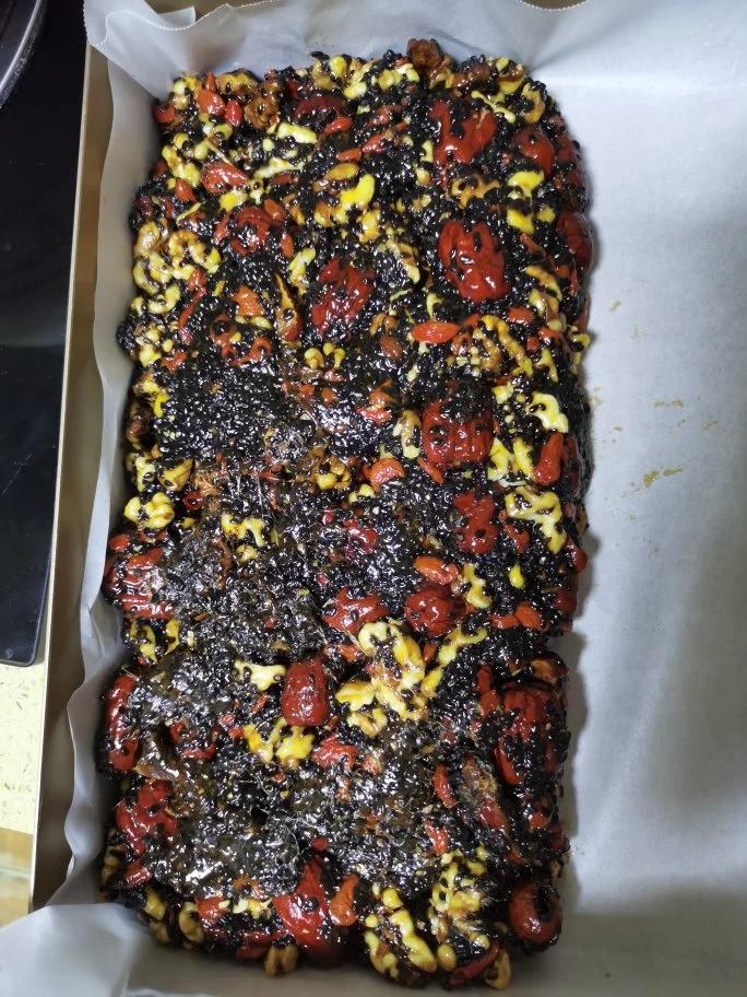 养生四物糕-红枣核桃枸杞黑芝麻