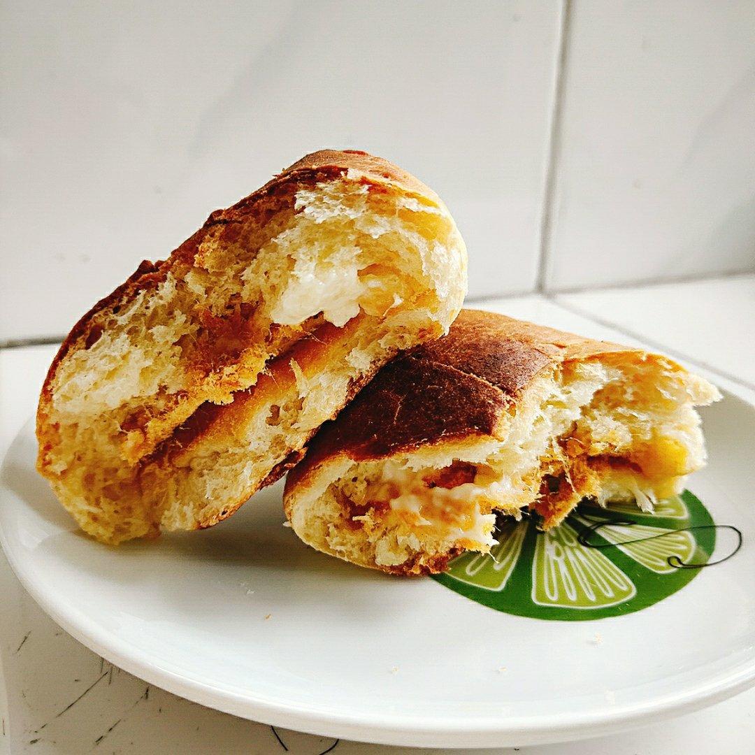 如棉花般松软的海苔肉松面包