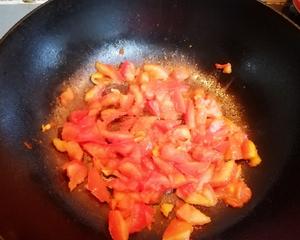 一汤底两吃！西红柿金针菇肉丸子汤（肉丸面）的做法 步骤3