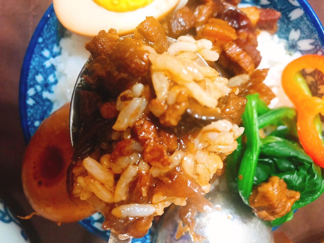 洋葱酥卤肉饭