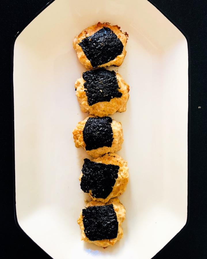 椒盐海苔鸡肉饼
