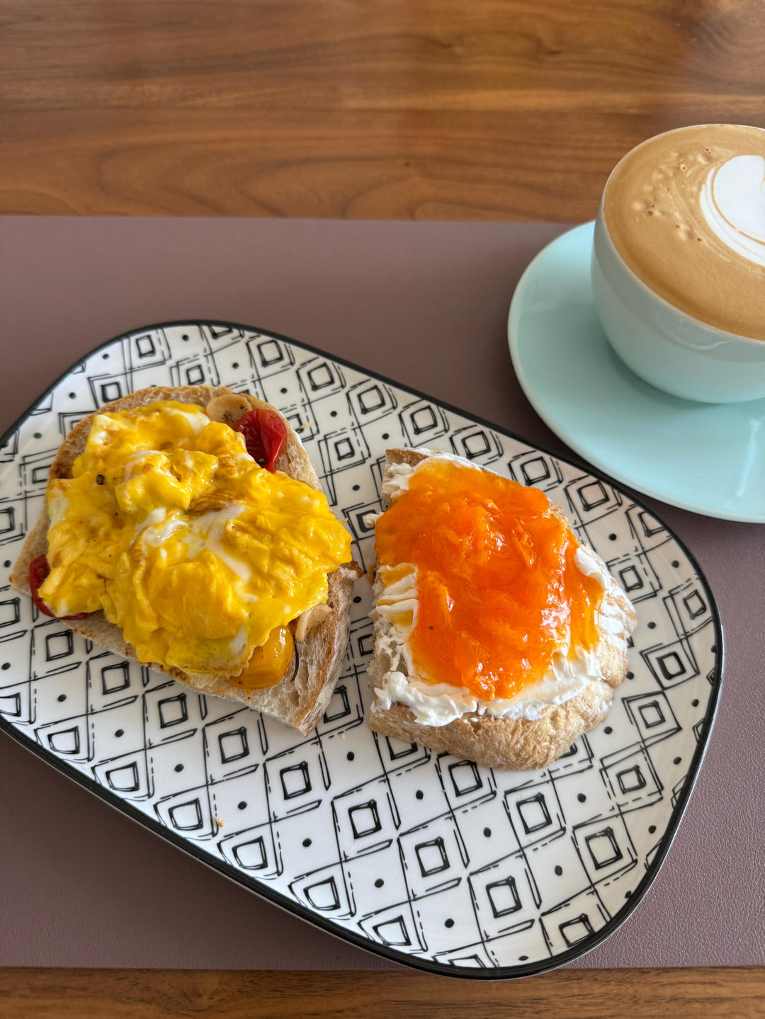 开放式水果三明治