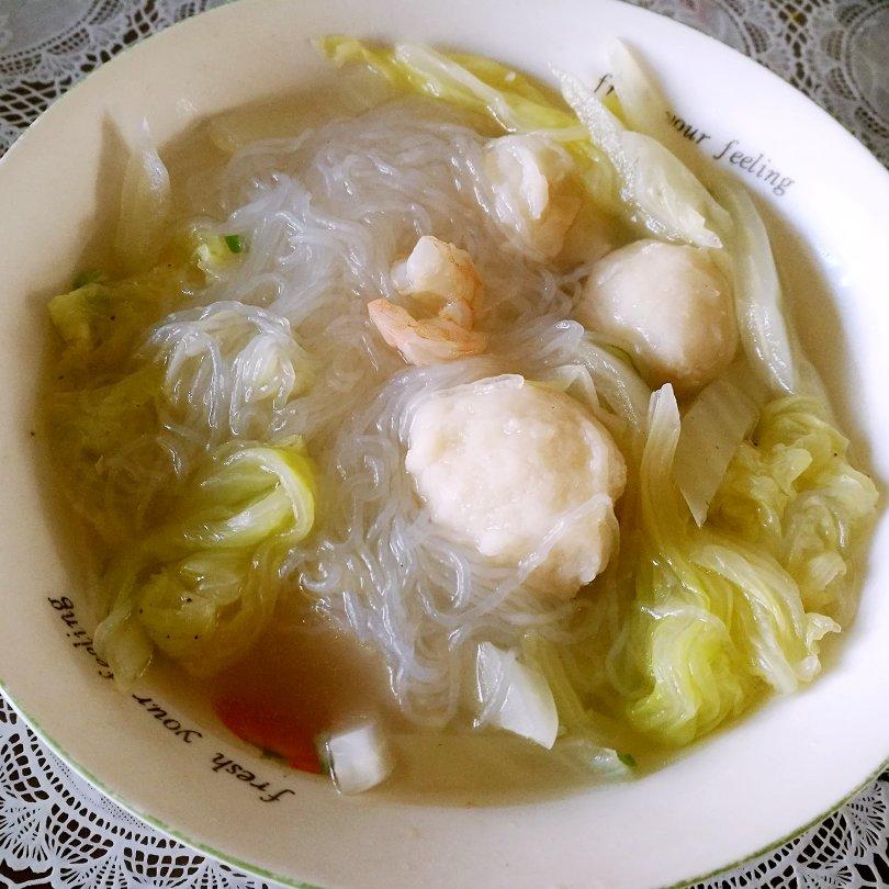 砂锅白菜鱼丸粉丝汤