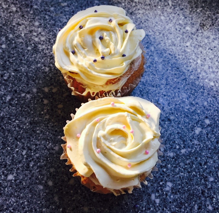 晴晴的妈咪做的淡奶油奶油霜(适合裱花)