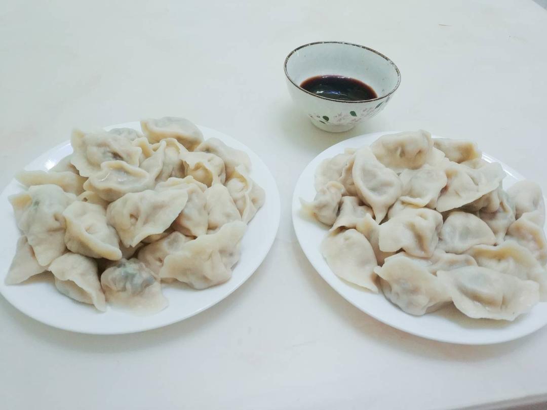 鲜掉眉毛的 三鲜水饺~