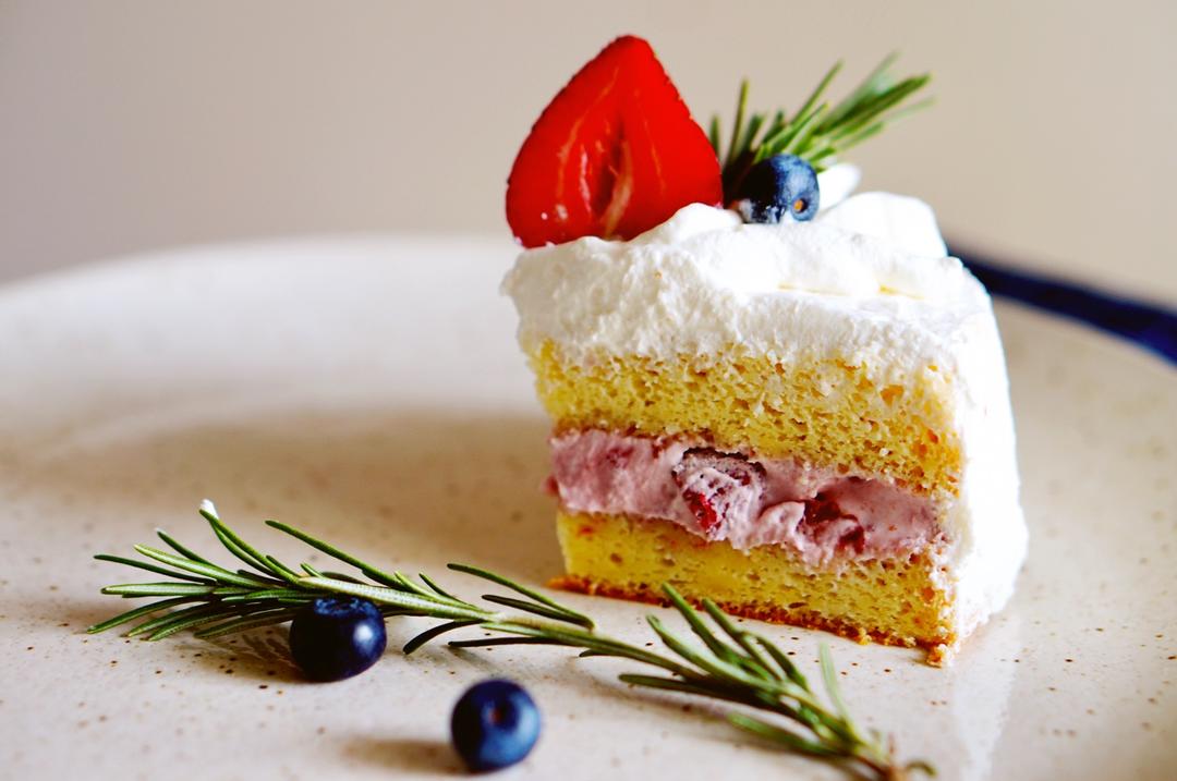 烤箱做蛋糕（戚风蛋糕的做法）