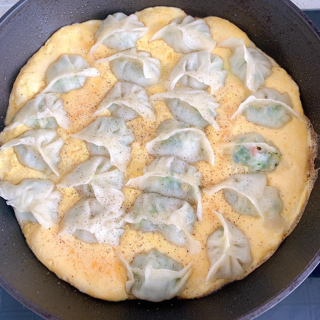 鸡蛋生煎饺子
