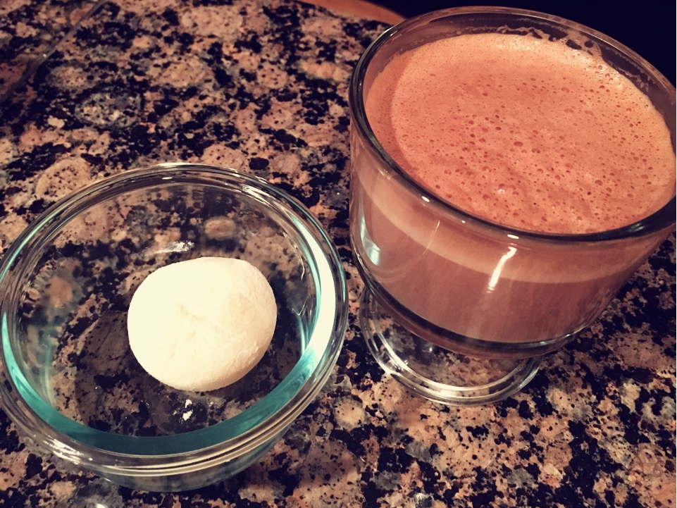 用Blendtec一键热巧克力的做法 步骤3