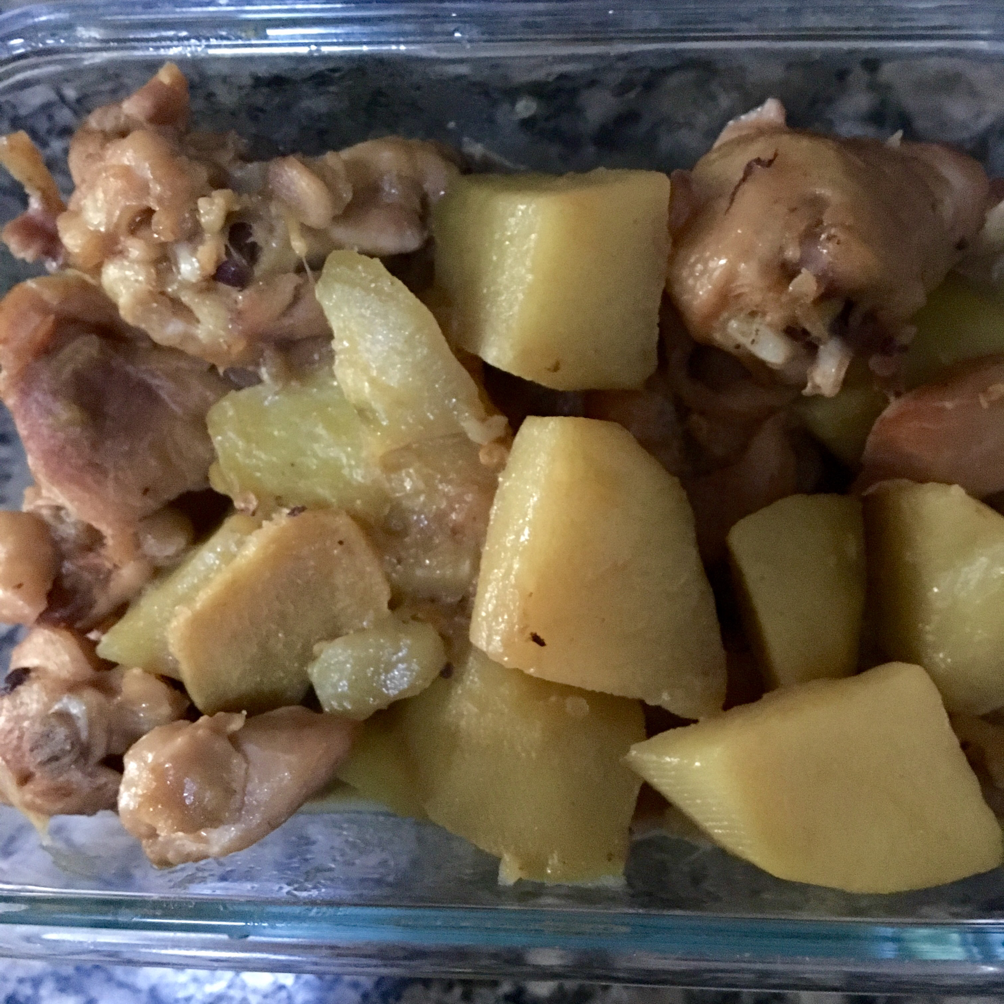 土豆炖鸡块