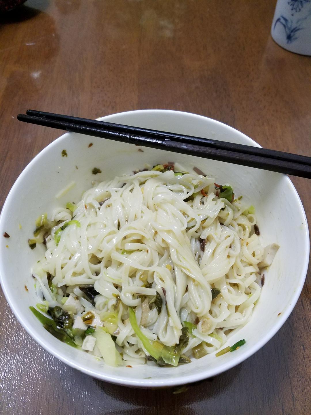 酸菜肉丝面