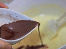 巧克力杯子蛋糕的做法 步骤4