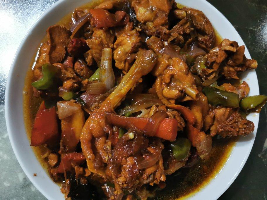 爱烘培的仔妈做的红烧鸡块焖烧