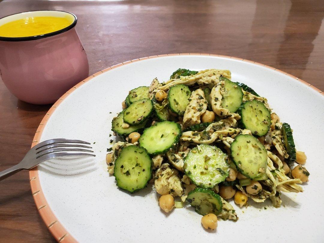 青酱鸡肉鹰嘴豆沙拉Chicken, Chickpea, and Pesto Salad