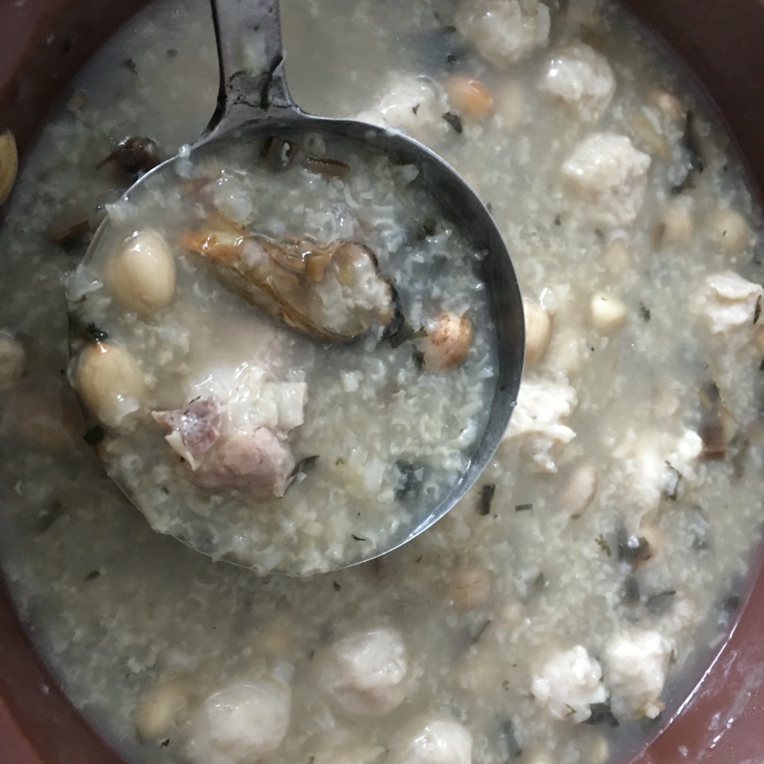 菜干蚝豉咸猪骨粥