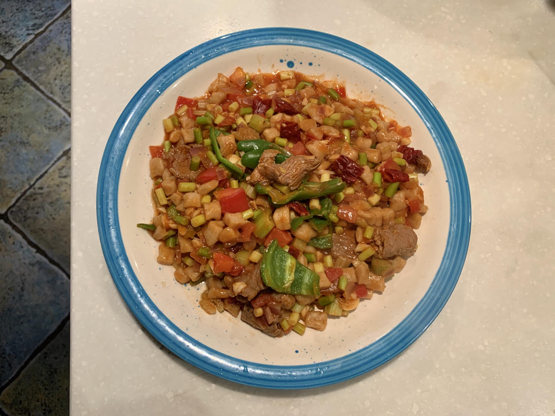 轻松和面做新疆丁丁炒面