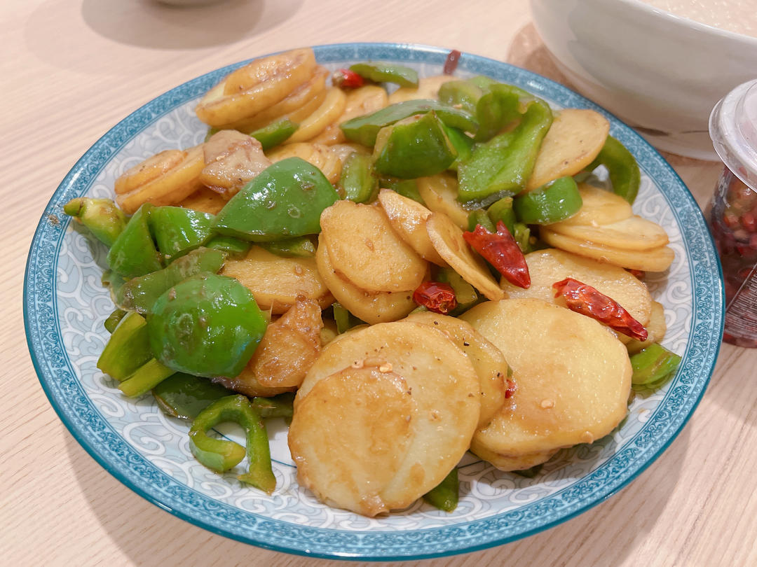 比肉都好吃的青椒炒土豆片😋简单又美味❗️