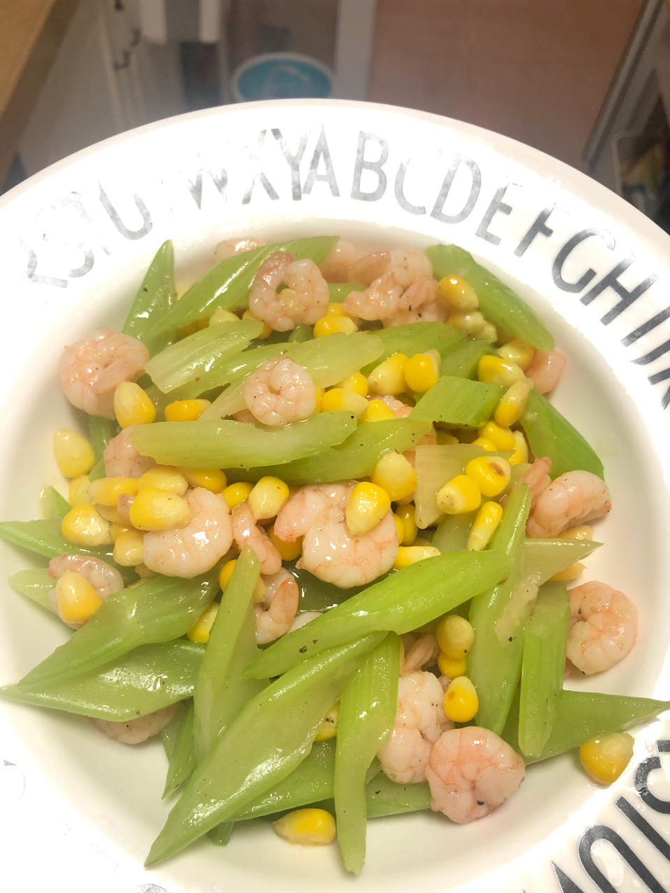 超级嫩的西芹吃法（西芹虾仁），小朋友也可以吃很多