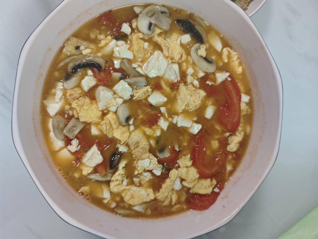 豆腐蘑菇汤（有鸡蛋哦）