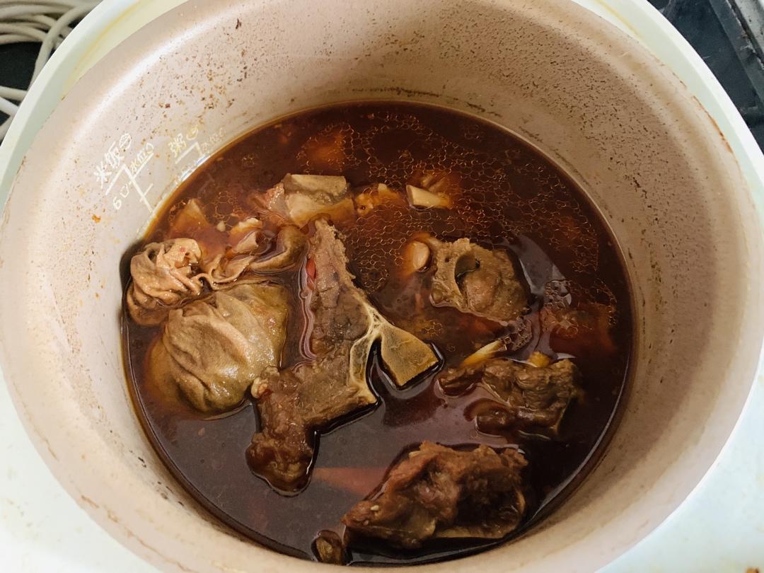 堂妈教你做红汤羊蝎子火锅
