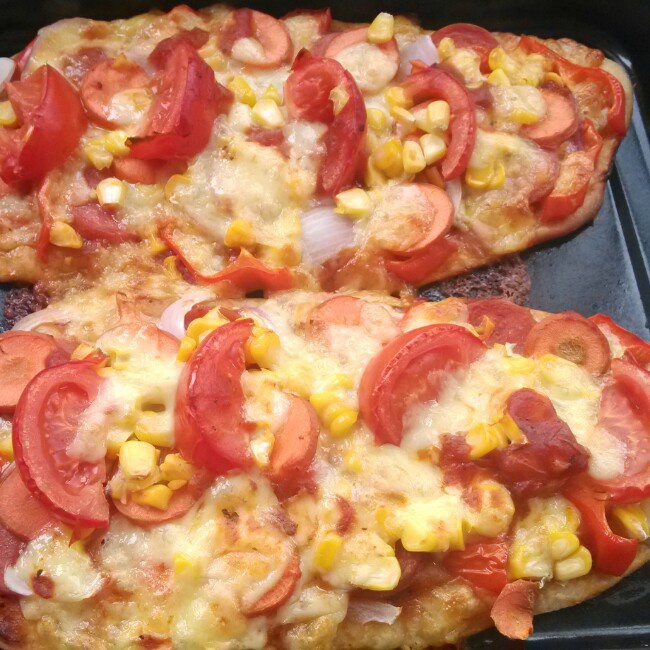 薄饼脆皮火腿pizza