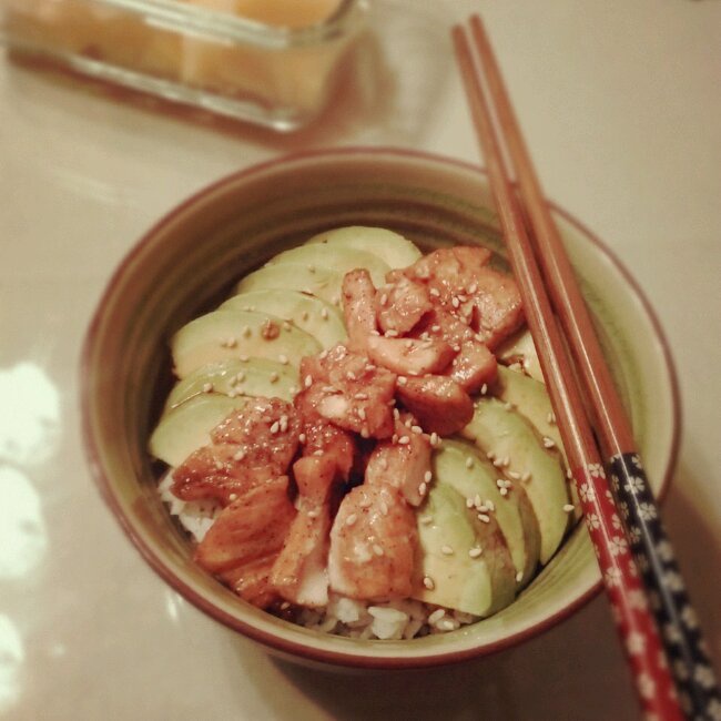 三文鱼牛油果拌饭