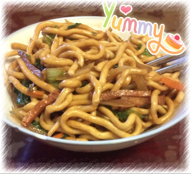 胡萝卜芹菜肉丝炒面