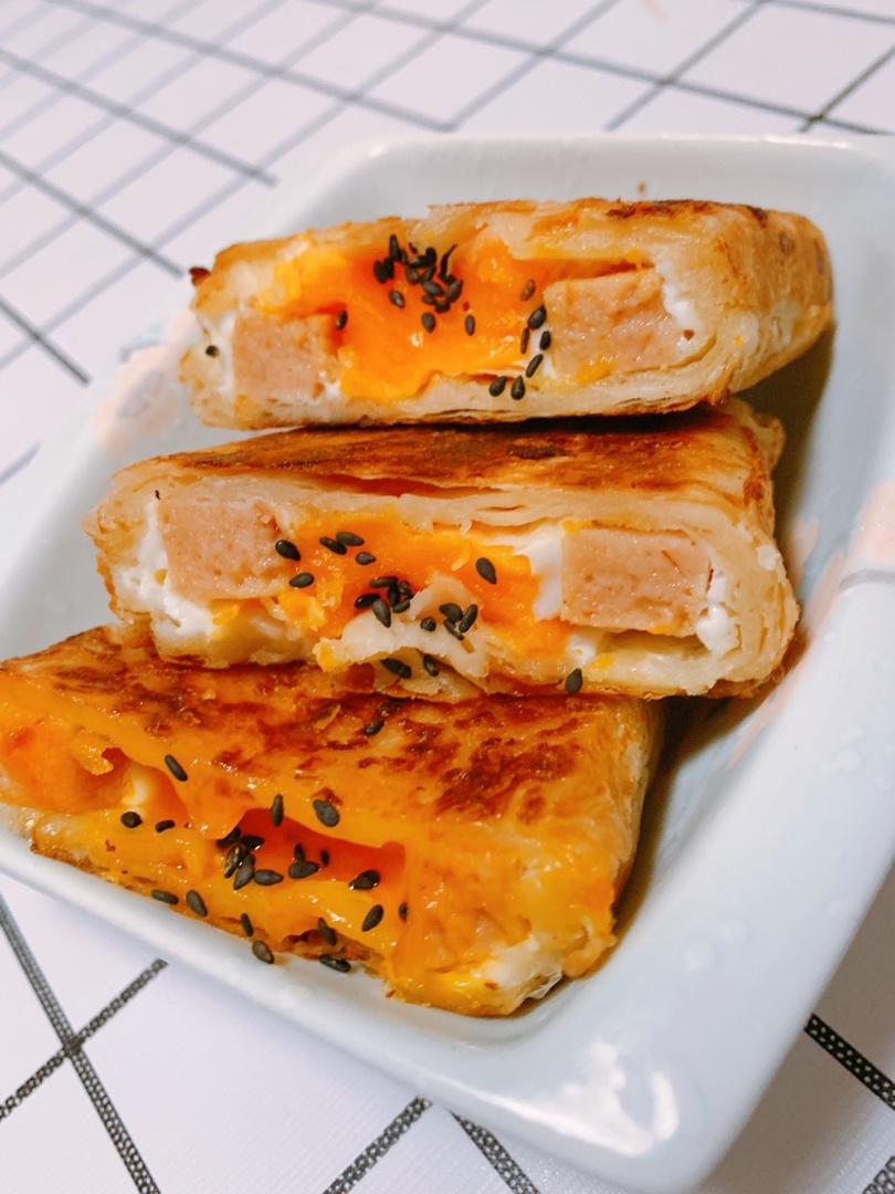 5分钟就能搞定的手抓饼早餐，酥到掉渣～