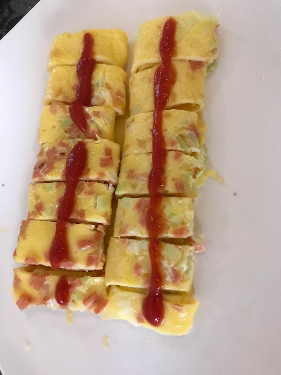 火腿肠葱花鸡蛋饼