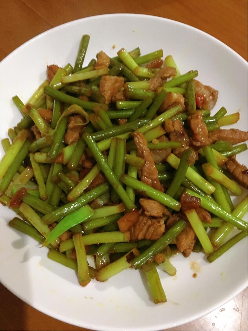 蒜苔炒肉-新手下厨 Fried Pork & Garlic