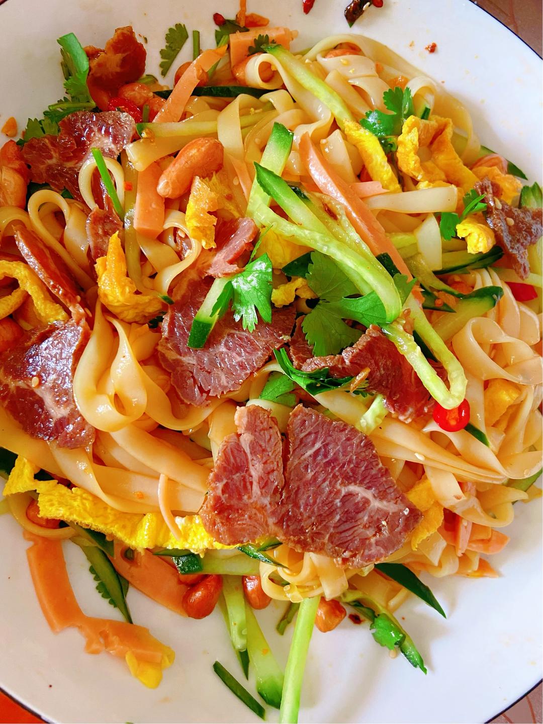 卤牛肉拌粉｜拌面的做法