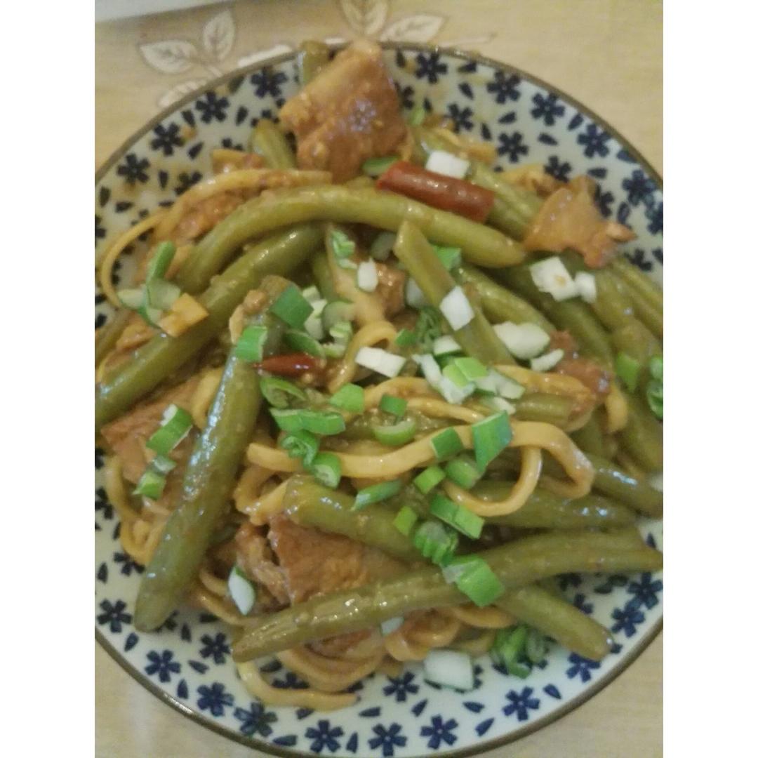 【豆角焖面】