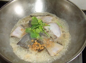 豆酱水煮鱼的做法 步骤5