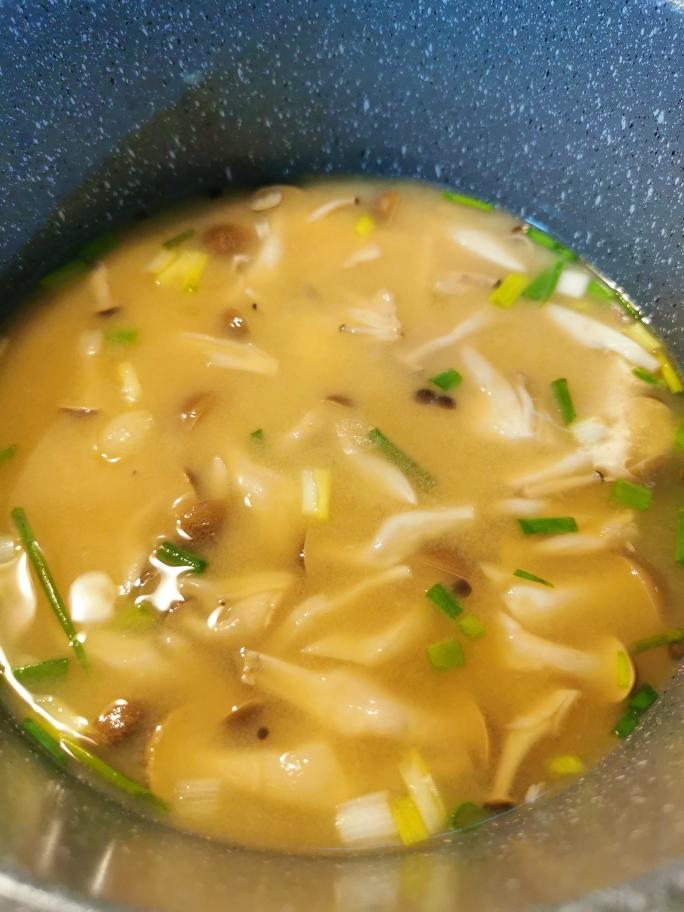 昆布柴鱼日式高汤+味噌汤的做法