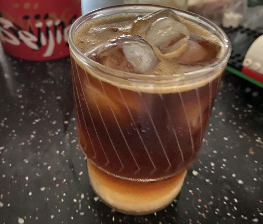 椰子水冰摇咖啡
