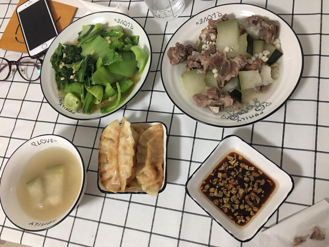 小陈的饭盒