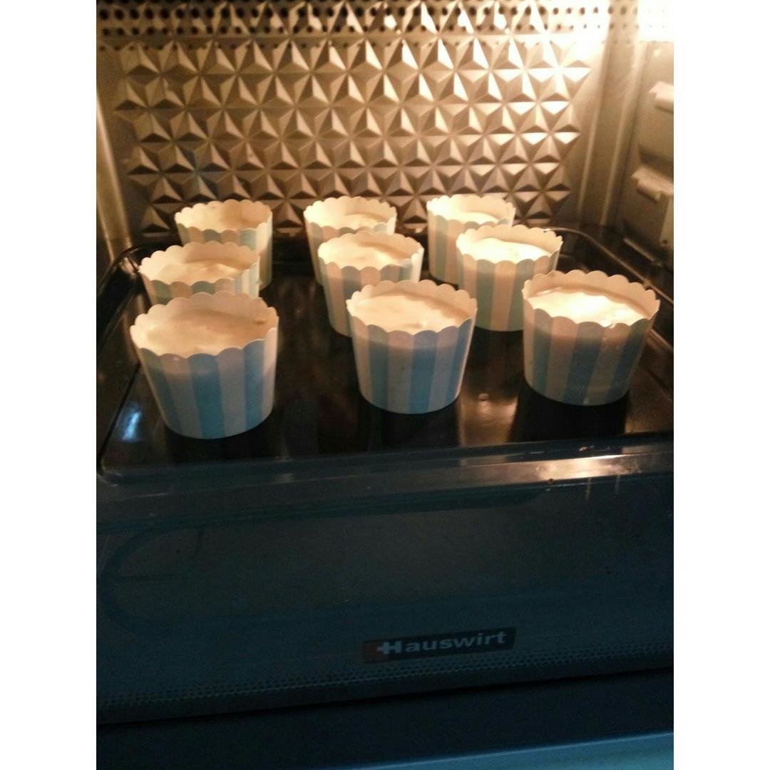 戚风杯子蛋糕^_^不开裂不回缩喔～