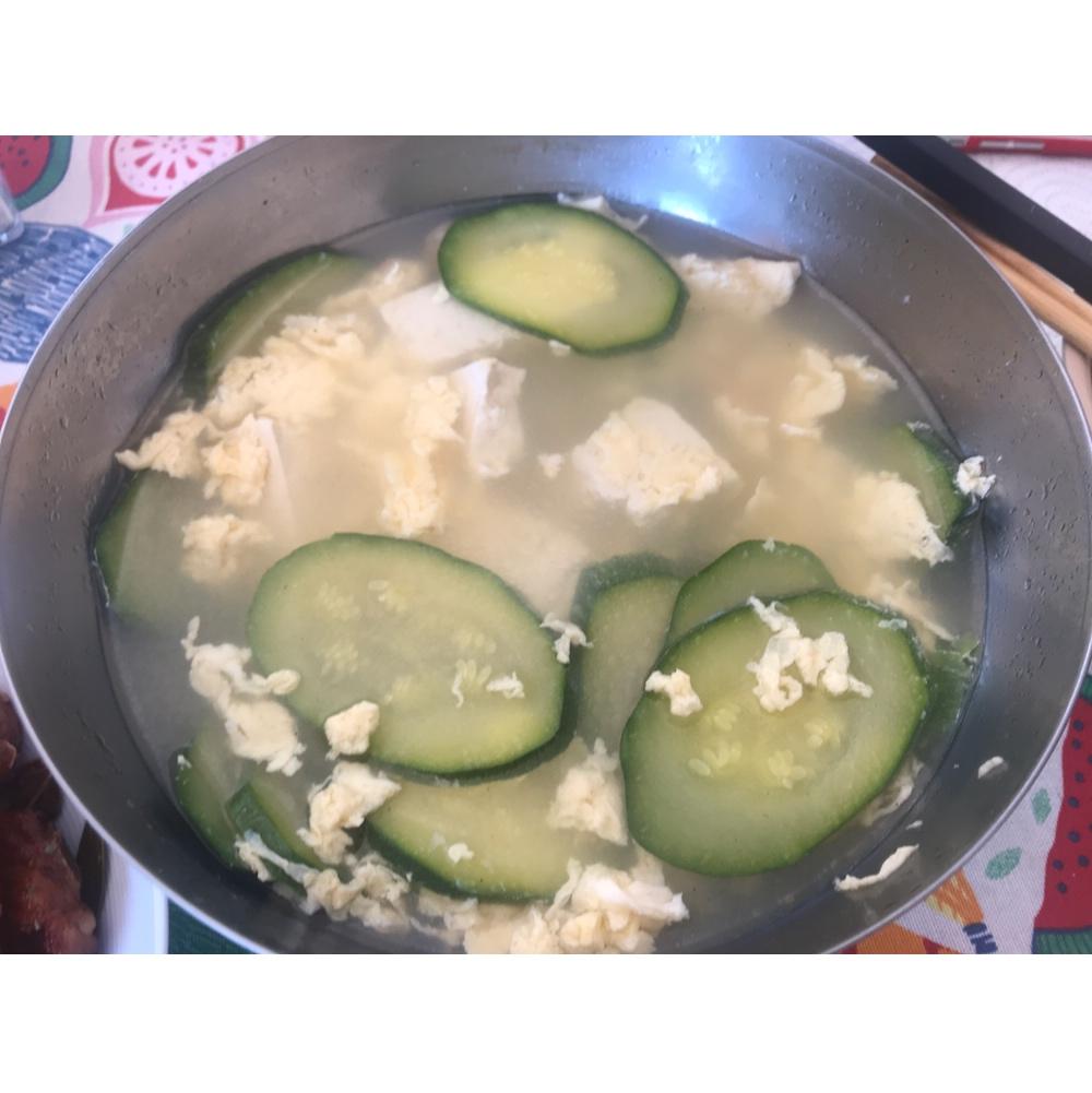 西葫芦香菜豆腐汤