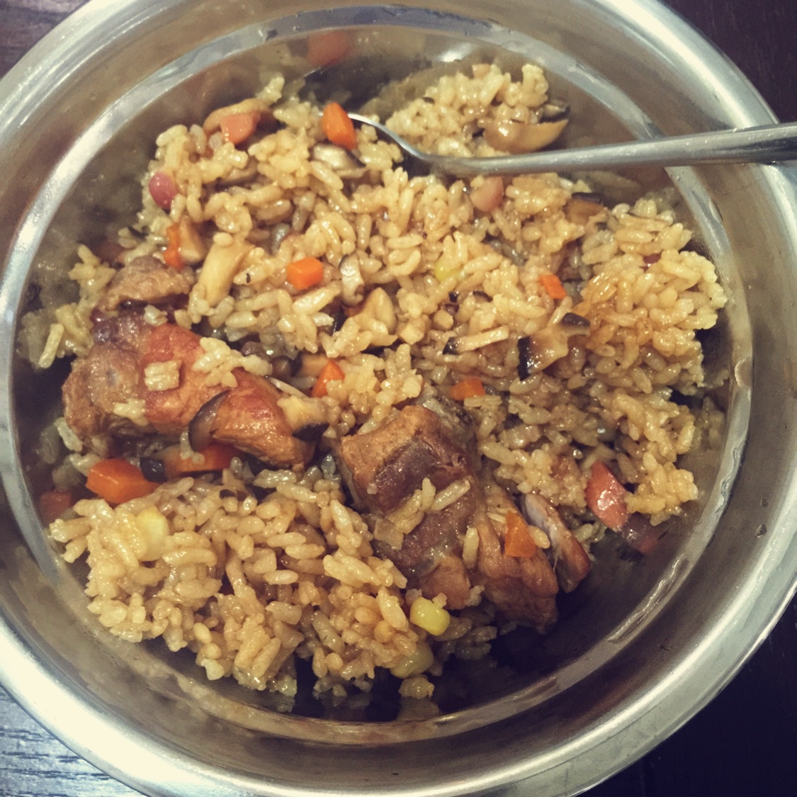 喷香排骨焖饭（爆好吃）
