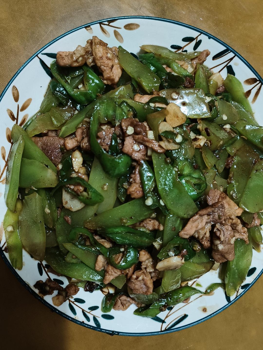 简单又好吃的莴笋炒肉