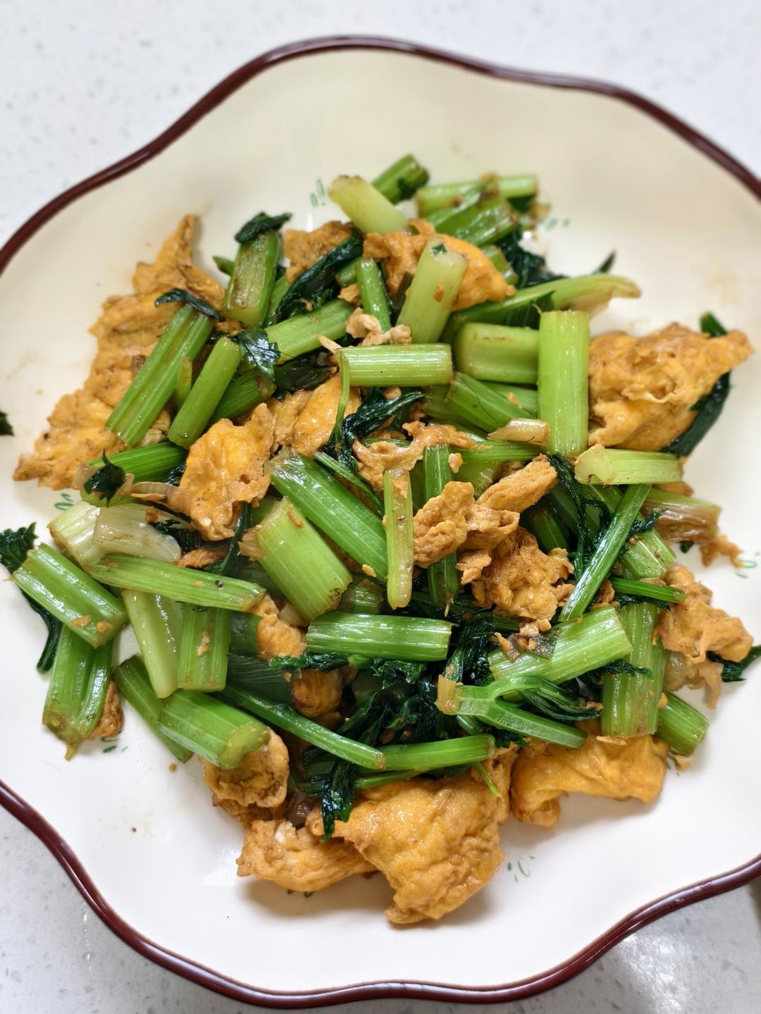芹菜炒鸡蛋