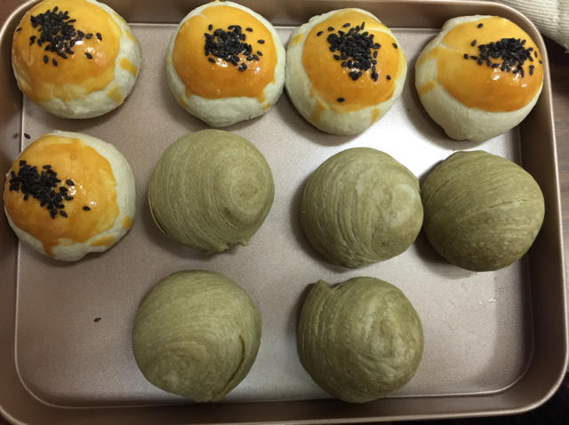 蛋黄酥：抹茶酥：（奶黄味）