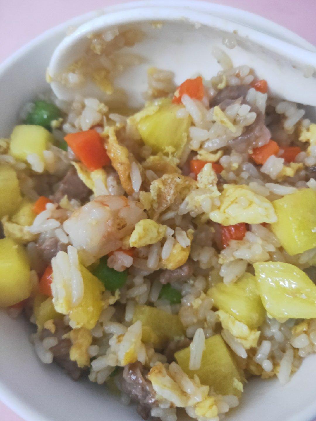 虾仁菠萝炒饭