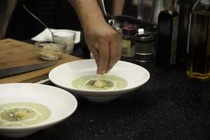 西式花椰菜浓汤的做法 步骤15